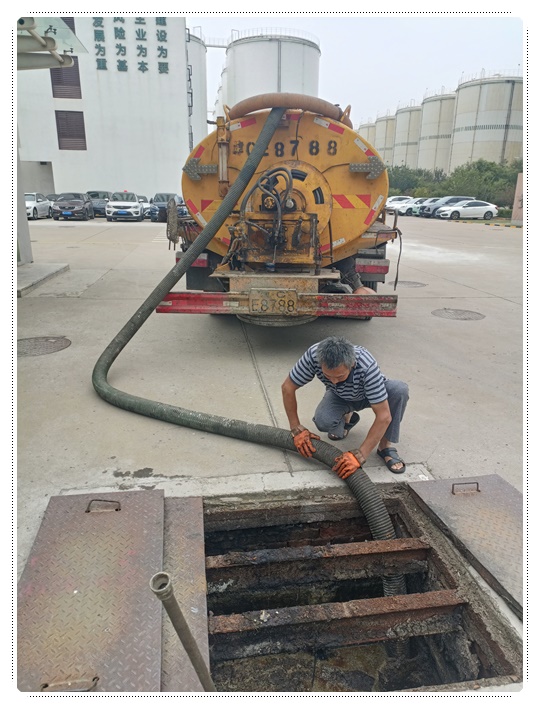 昆都仑隔油池清掏