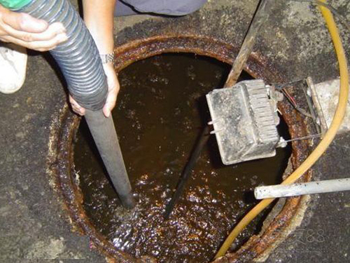 昆都仑隔油池清理