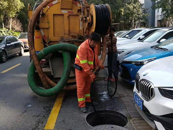 昆都仑排污管道清淤